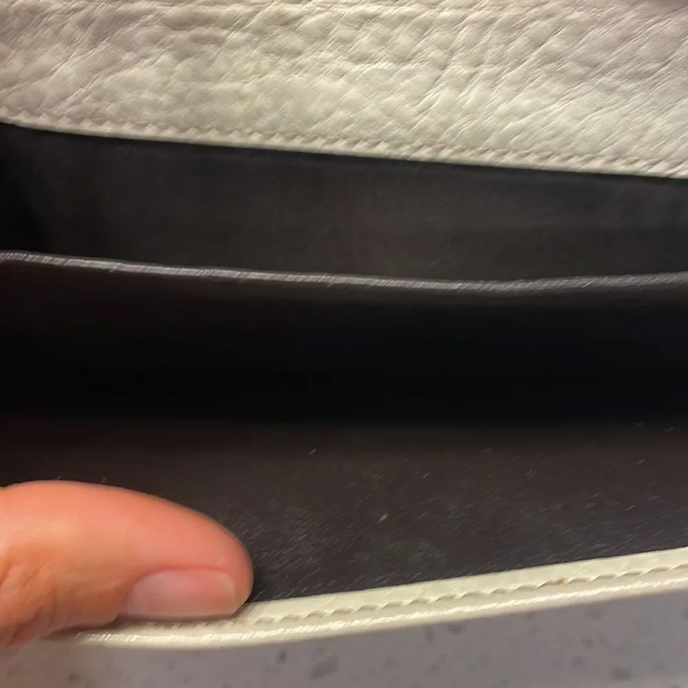 Gucci woman’s canvas and cream leather wallet - Picture 9 of 16